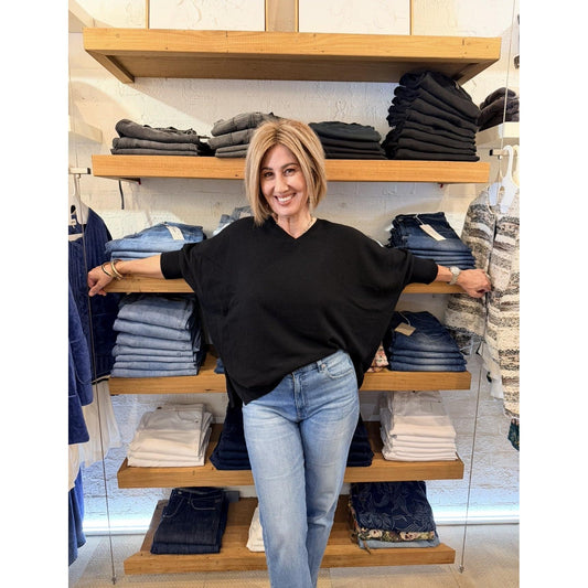 Lili Paris 100% Cashmere V - Black  Lili Paris Pisces Boutique