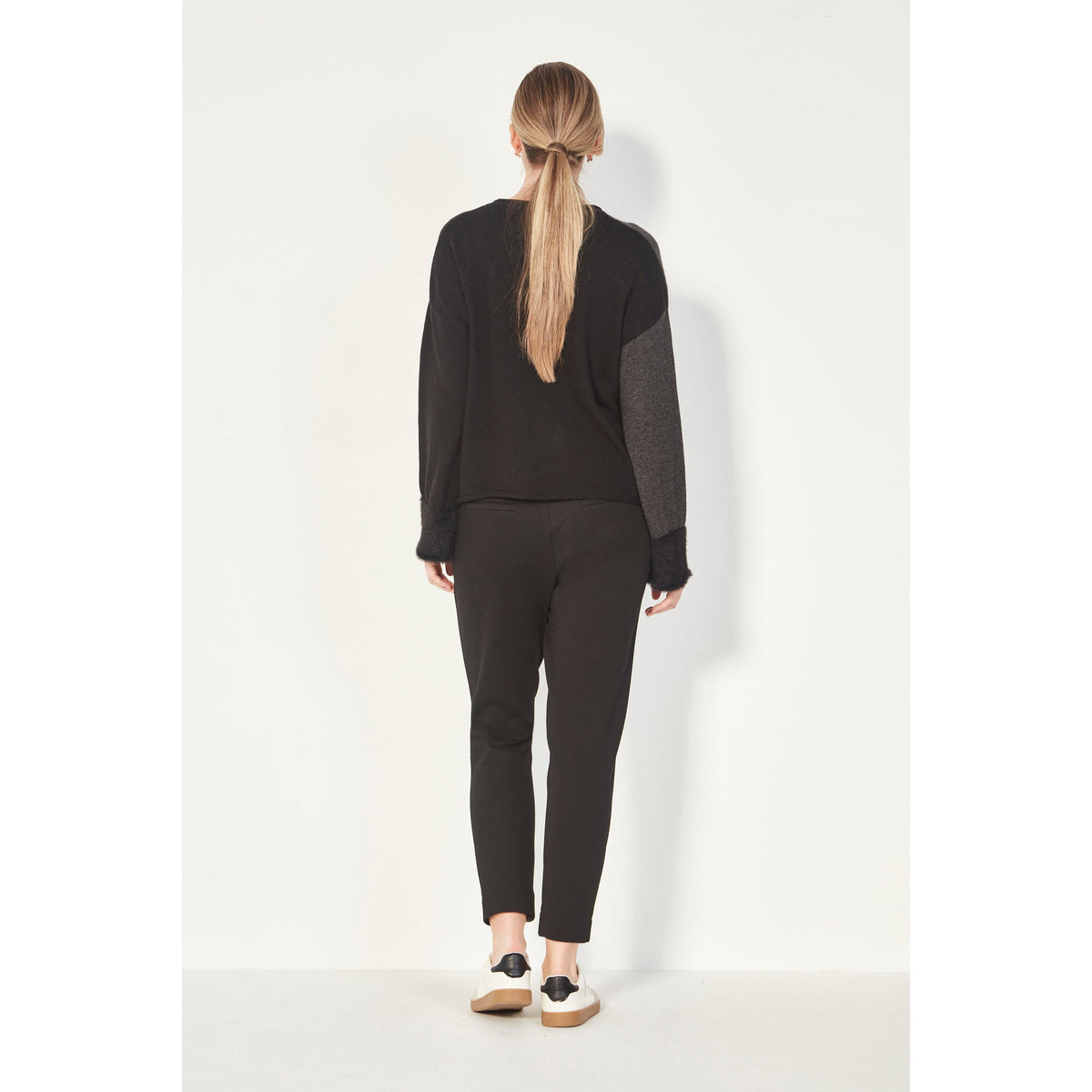 Verge Loom Sweater - Black