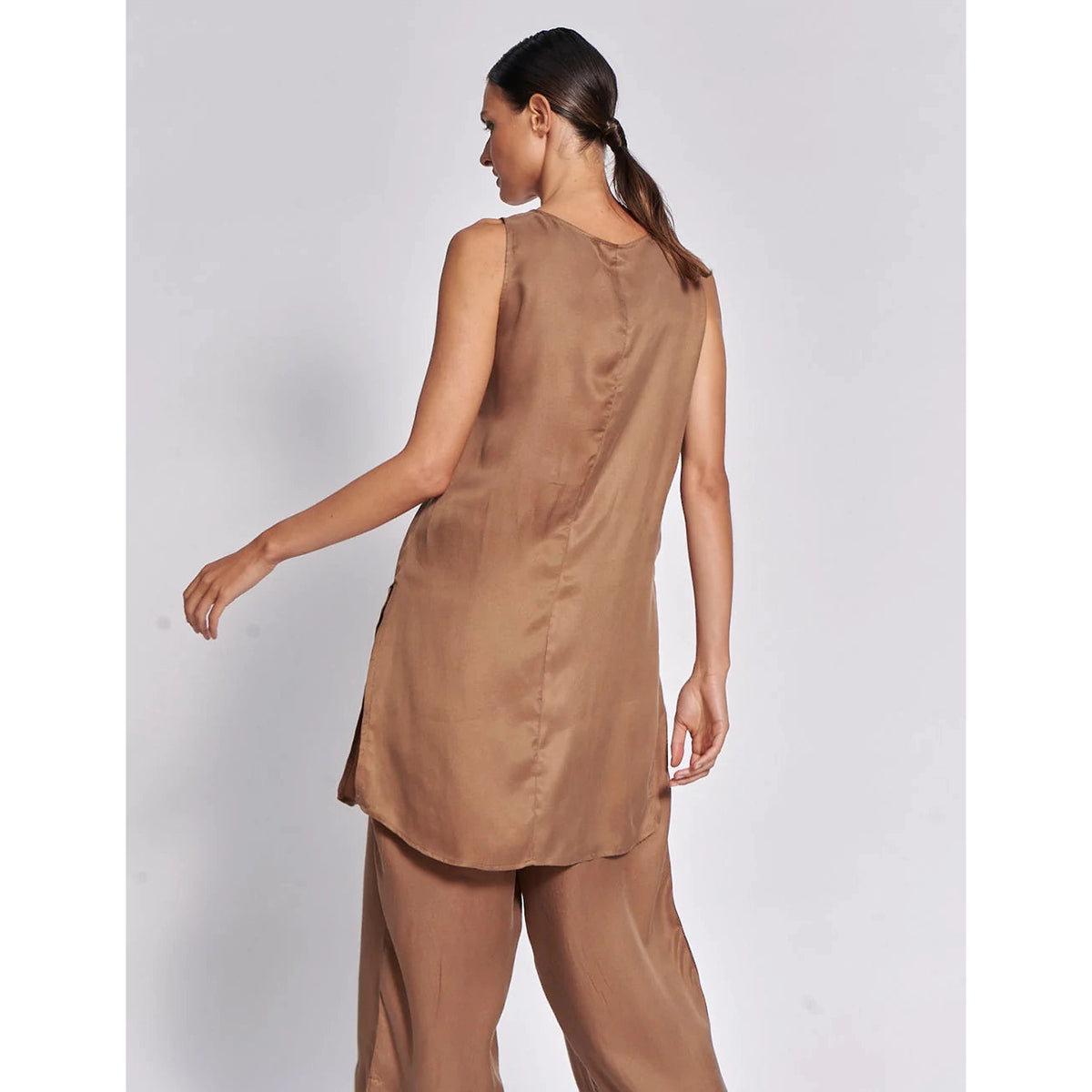 In the Sac Chamoise Long Tunic - Cognac